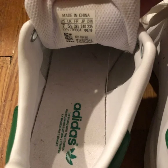 EUC Original Adidas Stan Smith - Picture 5 of 5